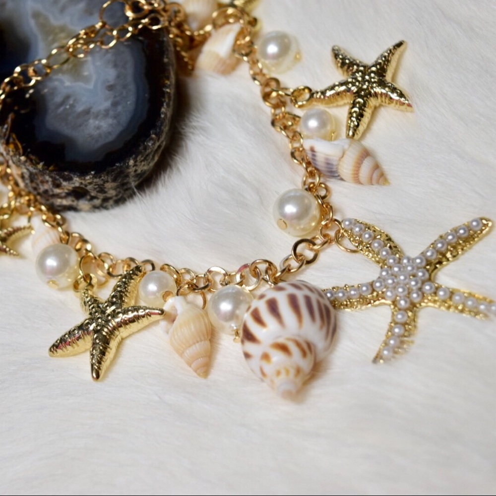 5/$25 Gold & Pearl Seashell & Starfish Anklet - Picture 2 of 4